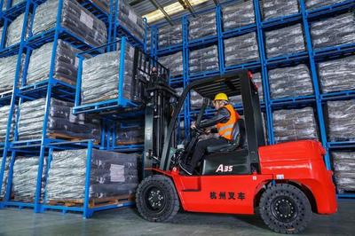 構(gòu)建雙循環(huán)背景下的商貿(mào)物流新格局--廈門市湖里區(qū)商貿(mào)物流業(yè)一線觀察